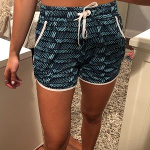 UNDER ARMOR RUNNING SHORTS